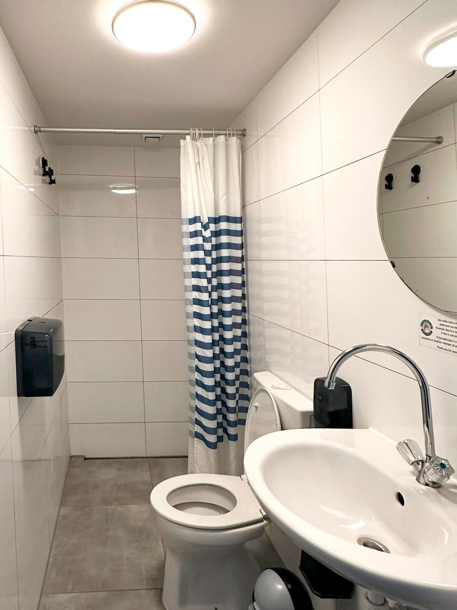 Chambre Quadruple avec Salle de Bains Privative